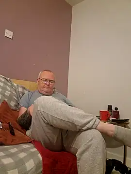 Snapshot of FriendlyDave chatting on 8, 2, 2025 FriendlyDave online show from 8, 2, 2025