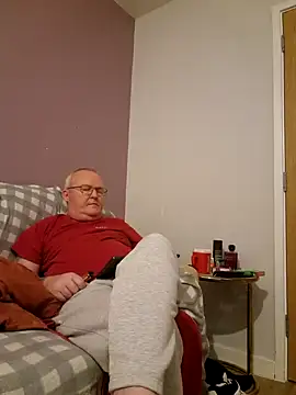 Snapshot of FriendlyDave chatting on 10, 2, 2025 FriendlyDave online show from 10, 2, 2025