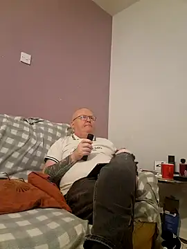 Snapshot of FriendlyDave chatting on 12, 2, 2025 FriendlyDave online show from 12, 2, 2025