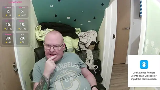 Snapshot of FriendlyDave chatting on 13, 2, 2025 FriendlyDave online show from 13, 2, 2025