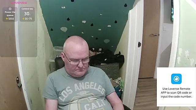 Snapshot of FriendlyDave chatting on 14, 2, 2025 FriendlyDave online show from 14, 2, 2025