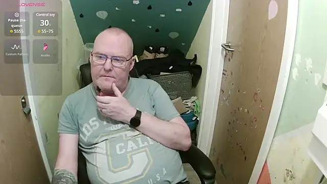 Snapshot of FriendlyDave chatting on 16, 2, 2025 FriendlyDave online show from 16, 2, 2025