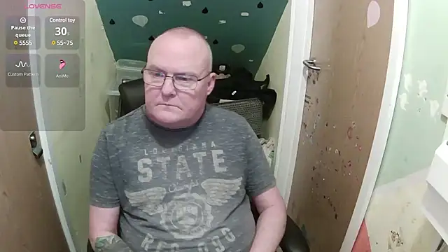 Snapshot of FriendlyDave chatting on 17, 2, 2025 FriendlyDave online show from 17, 2, 2025