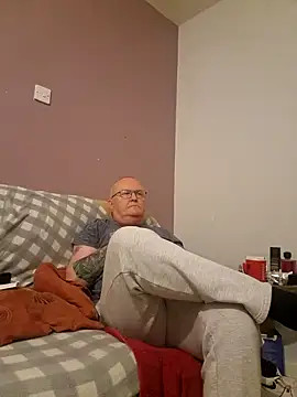 Snapshot of FriendlyDave chatting on 17, 2, 2025 FriendlyDave online show from 17, 2, 2025