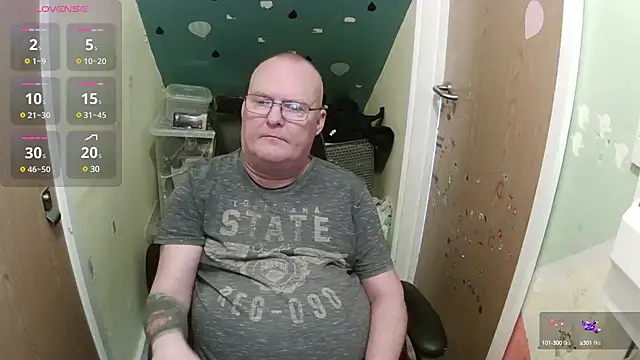 Snapshot of FriendlyDave chatting on 18, 2, 2025 FriendlyDave online show from 18, 2, 2025