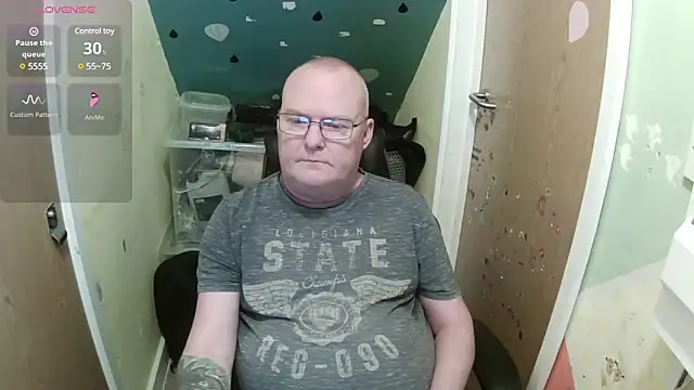 Snapshot of FriendlyDave chatting on 19, 2, 2025 FriendlyDave online show from 19, 2, 2025