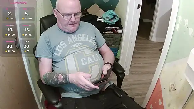 Snapshot of FriendlyDave chatting on 21, 2, 2025 FriendlyDave online show from 21, 2, 2025