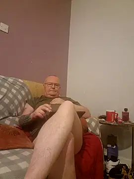 Snapshot of FriendlyDave chatting on 24, 2, 2025 FriendlyDave online show from 24, 2, 2025