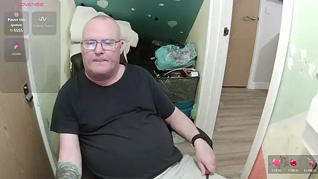 Snapshot of FriendlyDave chatting on 2, 3, 2025 FriendlyDave online show from 2, 3, 2025