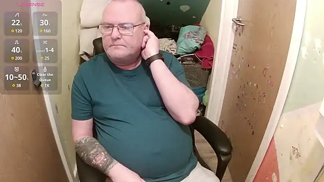 Snapshot of FriendlyDave chatting on 5, 3, 2025 FriendlyDave online show from 5, 3, 2025