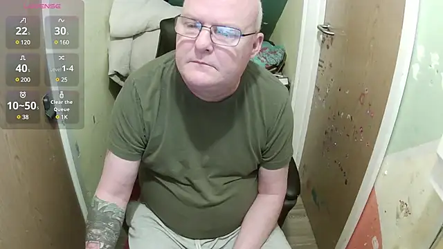 Snapshot of FriendlyDave chatting on 6, 3, 2025 FriendlyDave online show from 6, 3, 2025