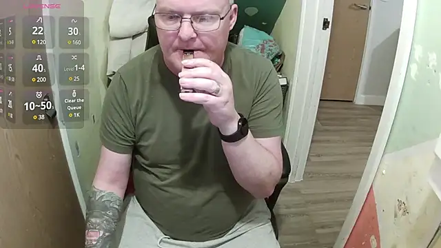 Snapshot of FriendlyDave chatting on 6, 3, 2025 FriendlyDave online show from 6, 3, 2025