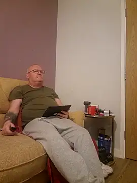 Snapshot of FriendlyDave chatting on 7, 3, 2025 FriendlyDave online show from 7, 3, 2025