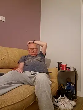 Snapshot of FriendlyDave chatting on 8, 3, 2025 FriendlyDave online show from 8, 3, 2025