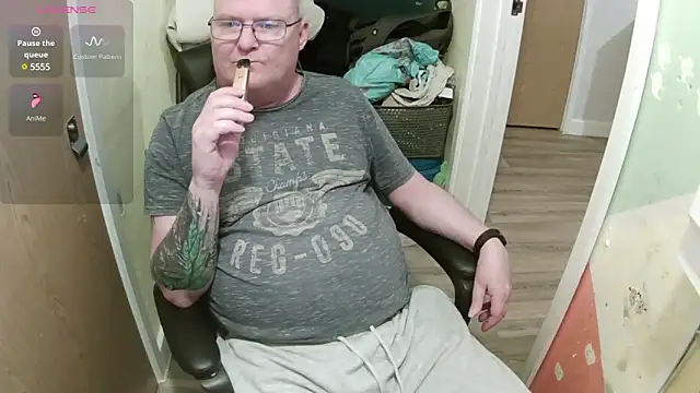 Snapshot of FriendlyDave chatting on 10, 3, 2025 FriendlyDave online show from 10, 3, 2025