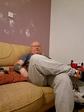 Snapshot of FriendlyDave chatting on 12, 3, 2025 FriendlyDave online show from 12, 3, 2025