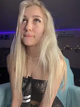 Snapshot of Good__Girl_ chatting on 25, 4, 2026 Good Girl online show from 25, 4, 2026