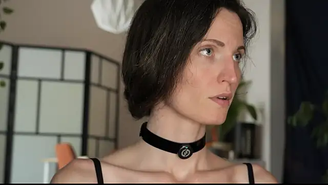 Snapshot of yulladao chatting on 8, 10, 2025 yulladao online show from 8, 10, 2025