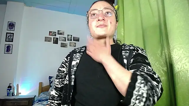 Snapshot of monkeywillwhite chatting on 31, 10, 2025 monkeywillwhite online show from 31, 10, 2025