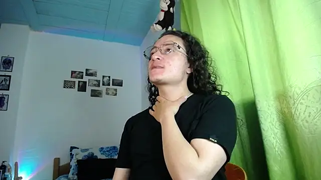 Snapshot of monkeywillwhite chatting on 16, 11, 2025 monkeywillwhite online show from 16, 11, 2025