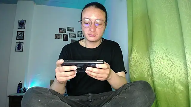 Snapshot of monkeywillwhite chatting on 28, 11, 2025 monkeywillwhite online show from 28, 11, 2025