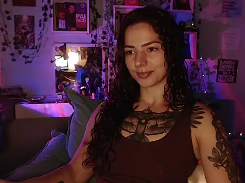 Snapshot of BeellyDance chatting on 20, 10, 2025 BeellyDance online show from 20, 10, 2025