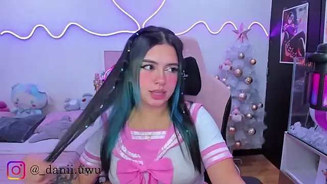 CuteDani  online show from 27, 11, 2025