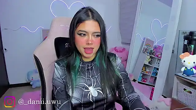 CuteDani  online show from 4, 6, 2026