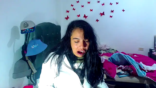 AmaraRoberts420 online show from 13, 9, 2025