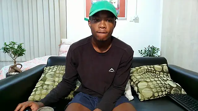 iCrushYenu online show from 8, 1, 2025