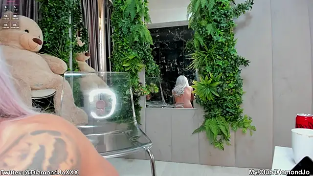 DiamondJo  online show from 28, 1, 2025