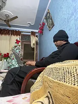 Dick 6inches online show from 17, 12, 2025