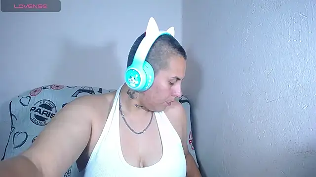 Yessi rousse online show from 13, 1, 2025