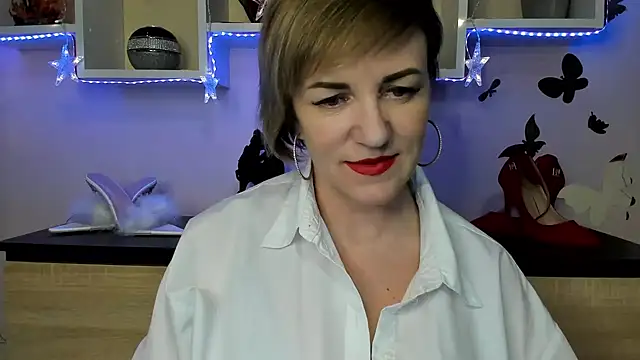 Snapshot of feliziaDesire chatting on 3, 2, 2025 feliziaDesire online show from 3, 2, 2025