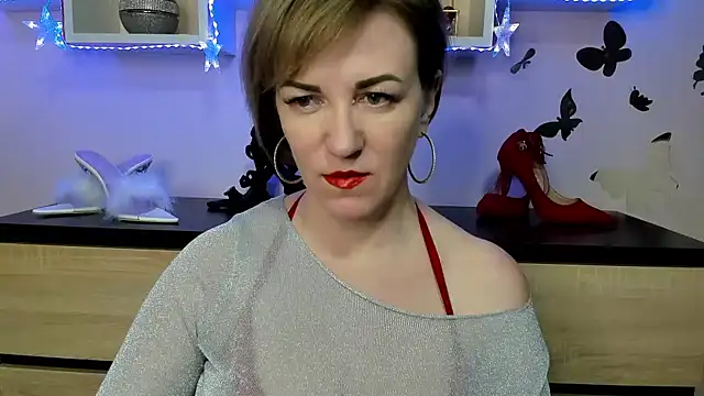 Snapshot of feliziaDesire chatting on 4, 2, 2025 feliziaDesire online show from 4, 2, 2025