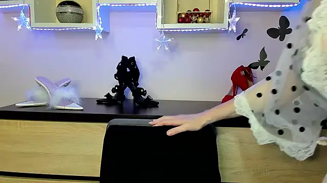 Snapshot of feliziaDesire chatting on 6, 2, 2025 feliziaDesire online show from 6, 2, 2025