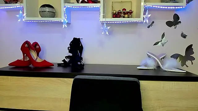 Snapshot of feliziaDesire chatting on 15, 2, 2025 feliziaDesire online show from 15, 2, 2025