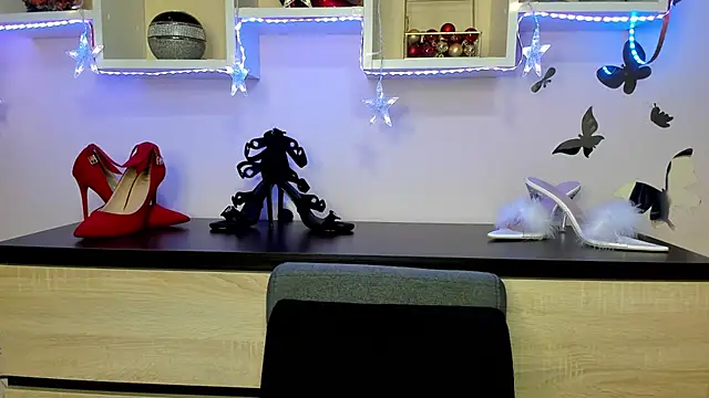 Snapshot of feliziaDesire chatting on 18, 2, 2025 feliziaDesire online show from 18, 2, 2025