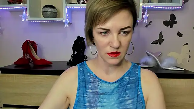 Snapshot of feliziaDesire chatting on 26, 2, 2025 feliziaDesire online show from 26, 2, 2025