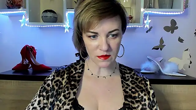 Snapshot of feliziaDesire chatting on 1, 3, 2025 feliziaDesire online show from 1, 3, 2025