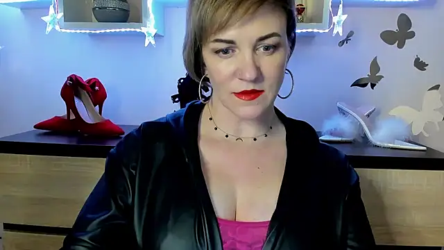 Snapshot of feliziaDesire chatting on 2, 3, 2025 feliziaDesire online show from 2, 3, 2025