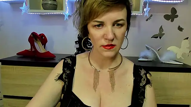 Snapshot of feliziaDesire chatting on 3, 3, 2025 feliziaDesire online show from 3, 3, 2025