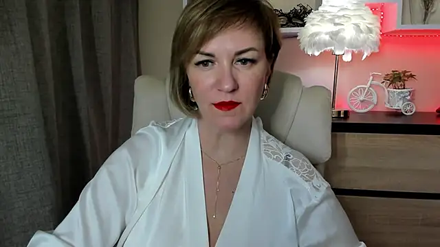 Snapshot of feliziaDesire chatting on 4, 11, 2025 feliziaDesire online show from 4, 11, 2025