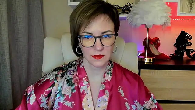 Snapshot of feliziaDesire chatting on 15, 11, 2025 feliziaDesire online show from 15, 11, 2025