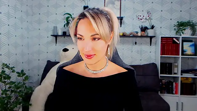 MillaXQueen online show from 29, 10, 2025