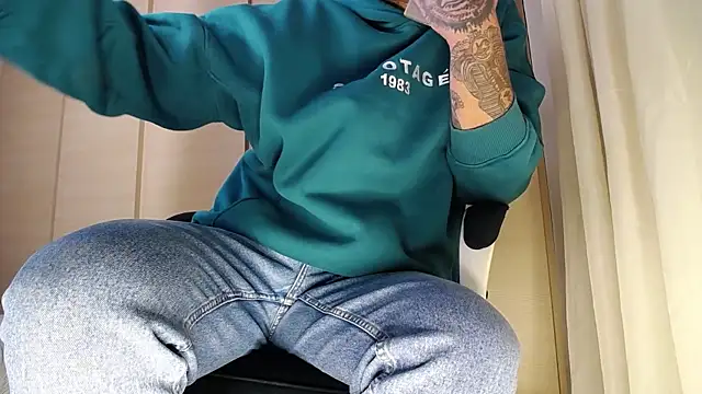 Snapshot of FindomJason chatting on 13, 12, 2024 FindomJason online show from 13, 12, 2024