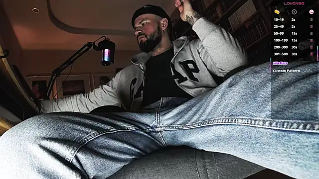 Snapshot of FindomJason chatting on 12, 10, 2025 FindomJason online show from 12, 10, 2025