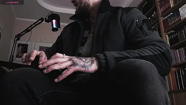 Snapshot of FindomJason chatting on 16, 11, 2025 FindomJason online show from 16, 11, 2025