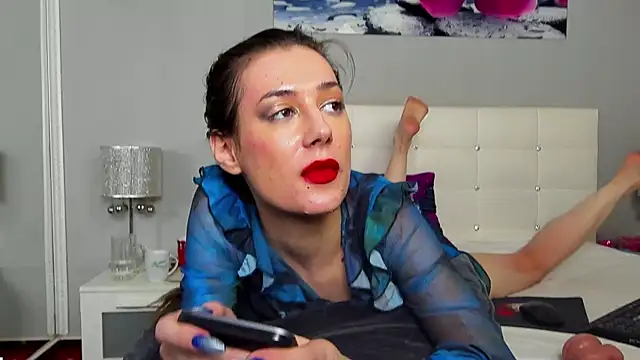 Snapshot of JuliaHunts chatting on 24, 11, 2025 JuliaHunts online show from 24, 11, 2025