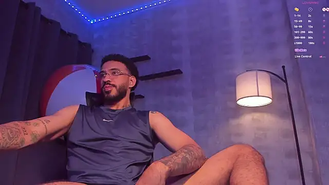 Snapshot of JesusOne chatting on 21, 11, 2025 JesusOne online show from 21, 11, 2025